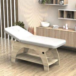 Massageliege aus Holz mit Ablage für Massagegerät, Kosmetikerin, Spa, Schönheitszentrum, Thermal