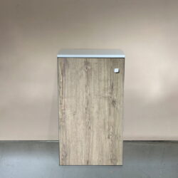 Schrank mit 1 Tür und Regalen für Schönheitssalon Beauty Center aus Holz italienisches Produkt