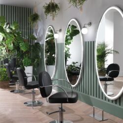 Großer ovaler Friseurspiegel mit Touch-LED-Licht